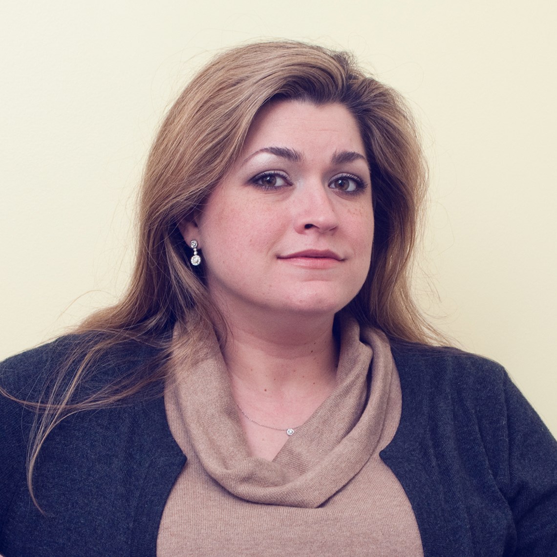 « Témoignage cliente : Les microbes, très peu pour moi ! Poubelles, plan de travail, douche… les bactéries sont partout dans la maison. Dans ma machine ? Je n’y avais jamais pensé ! » - Myriam -
